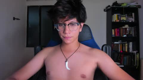 Snapshot of literateboy chatting on 05-17-26, 01:47 Literateboy online show from 05-17-26, 01:47