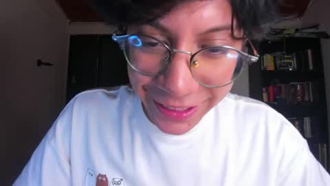 Snapshot of literateboy chatting on 05-21-26, 01:45 Literateboy online show from 05-21-26, 01:45