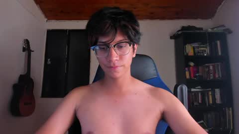 Snapshot of literateboy chatting on 05-29-26, 01:36 Literateboy online show from 05-29-26, 01:36
