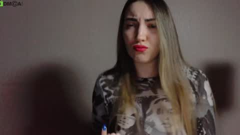 Snapshot of little___angell chatting on 12-12-24, 03:05 Tina online show from 12-12-24, 03:05