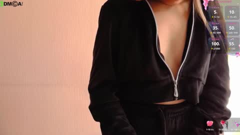 Snapshot of little___angell chatting on 09-25-25, 12:53 Tina online show from 09-25-25, 12:53