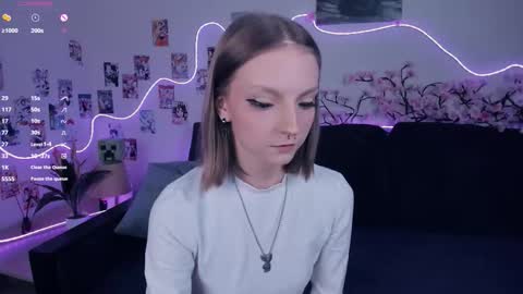 Snapshot of little__caprice chatting on 11-18-25, 07:35 Bella online show from 11-18-25, 07:35