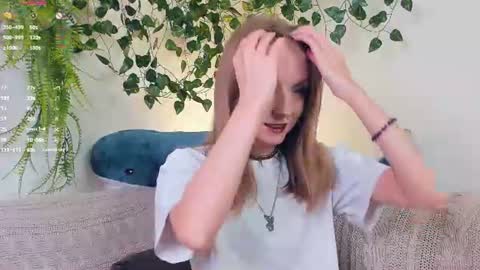 Bella online show from 06-16-26, 07:55
