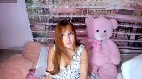 Snapshot of little__doll18 chatting on 06-10-26, 08:08 little__doll18 online show from 06-10-26, 08:08