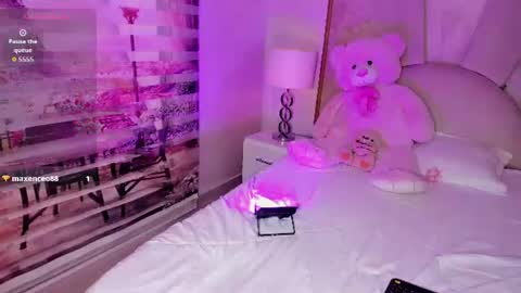 Snapshot of little__doll18 chatting on 07-03-26, 06:14 little__doll18 online show from 07-03-26, 06:14
