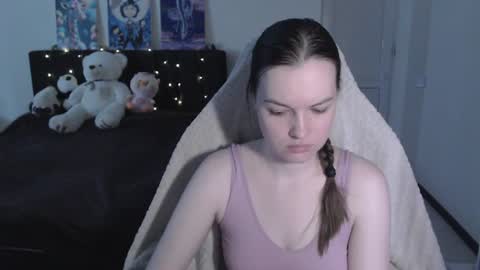 Snapshot of little__flowers chatting on 06-14-26, 08:49 little__flowers online show from 06-14-26, 08:49