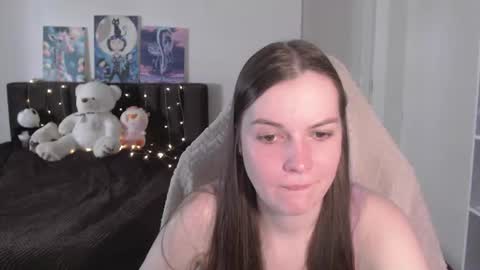 Snapshot of little__flowers chatting on 06-30-26, 11:22 little__flowers online show from 06-30-26, 11:22