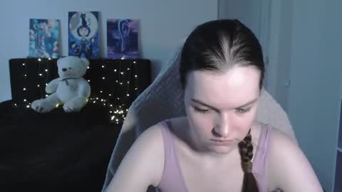 Snapshot of little__flowers chatting on 07-04-26, 07:03 little__flowers online show from 07-04-26, 07:03