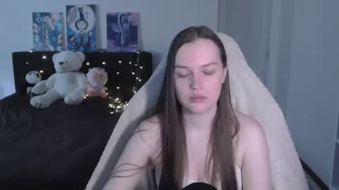 Snapshot of little__flowers chatting on 07-16-26, 08:31 little__flowers online show from 07-16-26, 08:31