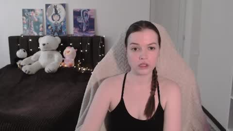 Snapshot of little__flowers chatting on 07-20-26, 07:33 little__flowers online show from 07-20-26, 07:33