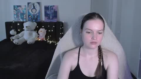 Snapshot of little__flowers chatting on 07-20-26, 10:39 little__flowers online show from 07-20-26, 10:39
