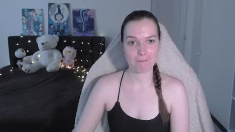 Snapshot of little__flowers chatting on 07-29-26, 07:17 little__flowers online show from 07-29-26, 07:17