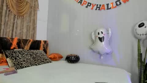 little_abbye online show from 10-31-25, 10:27