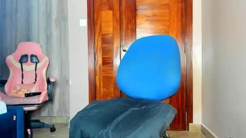 little_africa online show from 04-15-26, 07:26