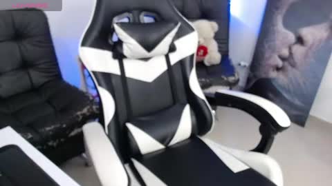 Amelie  online show from 05-01-26, 10:25