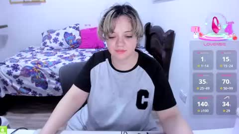 Snapshot of little_angely chatting on 07-19-26, 03:16 Angely online show from 07-19-26, 03:16