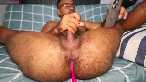 Snapshot of little_bear00 chatting on 05-27-26, 01:57 Little bear - give my room a like thanks. online show from 05-27-26, 01:57