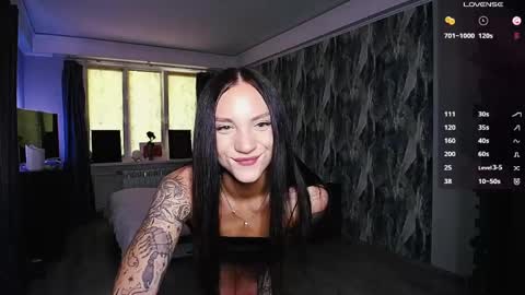 Snapshot of little_birdy chatting on 06-07-26, 12:42 Birdy online show from 06-07-26, 12:42