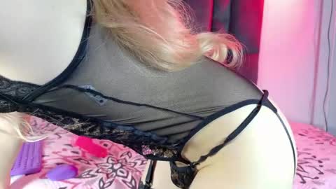 Snapshot of little_bonniie chatting on 06-07-26, 07:50 little_bonniie online show from 06-07-26, 07:50
