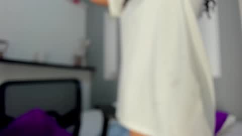 little_carolain online show from 12-15-24, 10:26