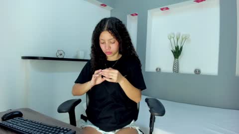 little_carolain online show from 01-07-25, 07:38