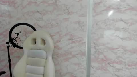 Snapshot of little_doll_4u chatting on 07-04-26, 10:10 ANNI online show from 07-04-26, 10:10