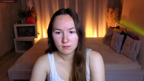 Snapshot of little_doll_meow chatting on 10-13-25, 02:44 Alexandra online show from 10-13-25, 02:44