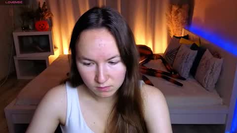 Snapshot of little_doll_meow chatting on 10-14-25, 02:45 Alexandra online show from 10-14-25, 02:45