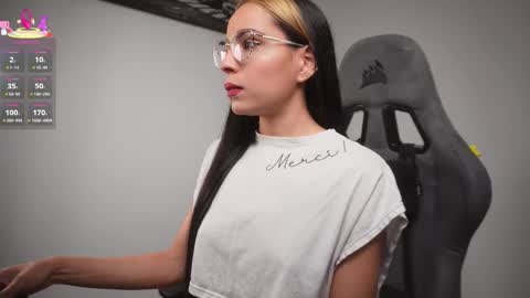 Help me reach 100 likes online show from 11-11-25, 07:14