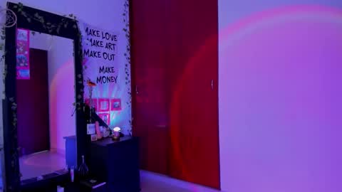 kayla  Instagram kayla 71082 online show from 11-21-25, 08:07