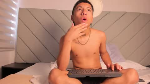 little_kris1 online show from 10-20-25, 12:16