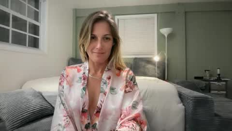 Snapshot of little_lies chatting on 07-21-26, 02:36 little lies online show from 07-21-26, 02:36
