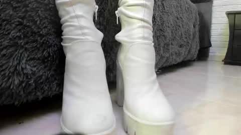 Snapshot of little_mars1 chatting on 01-25-25, 12:38 Misstress Martina online show from 01-25-25, 12:38