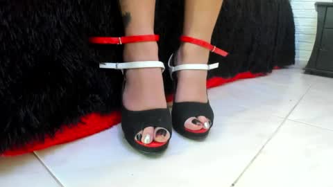 Snapshot of little_mars1 chatting on 02-14-25, 07:12 Misstress Martina online show from 02-14-25, 07:12