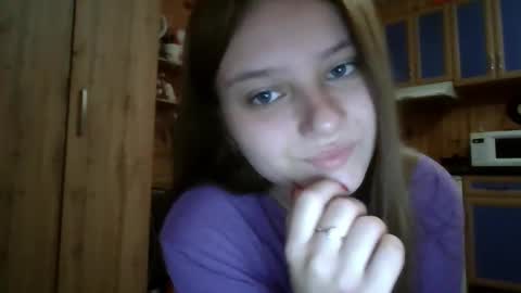 little_shygirl_ online show from 09-28-25, 02:17