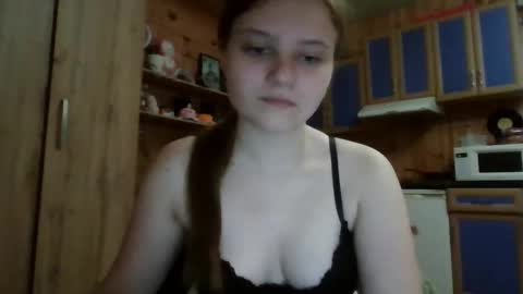 little_shygirl_ online show from 10-03-25, 04:09