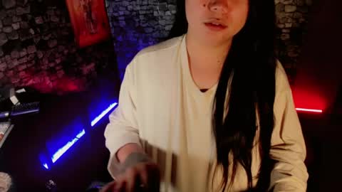 Snapshot of little_sunshine18 chatting on 07-14-26, 08:14 shine online show from 07-14-26, 08:14