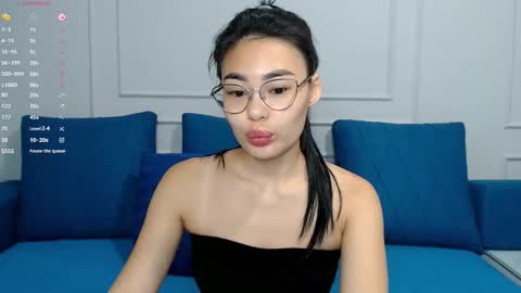 Snapshot of little_v1rgin_angel chatting on 10-07-25, 01:30 Kwan online show from 10-07-25, 01:30