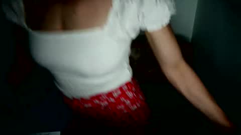 Snapshot of littleaura chatting on 04-26-26, 06:38 LittleAura online show from 04-26-26, 06:38