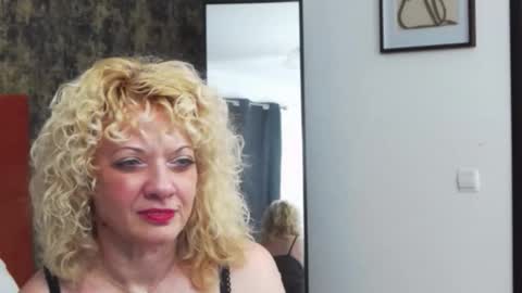 LittleCurlyGirl online show from 11-28-25, 06:10