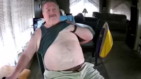 Snapshot of littled83057 chatting on 11-18-25, 07:18 Littled83057 online show from 11-18-25, 07:18