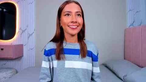 Snapshot of littledoll1___ chatting on 01-08-26, 11:34 Vanne online show from 01-08-26, 11:34