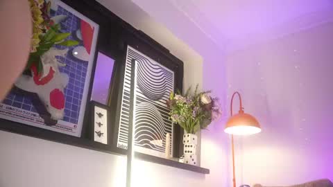 Emily Hill online show from 04-18-26, 08:20