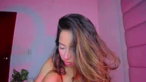 littlee_emma_ online show from 09-10-25, 03:06