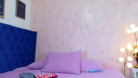 Snapshot of littleebonymommy chatting on 06-19-26, 07:50 Tania online show from 06-19-26, 07:50