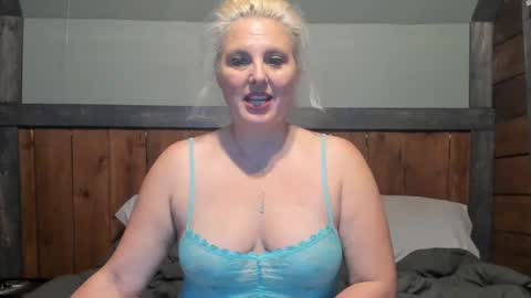 lisanixs online show from 03-08-25, 03:45