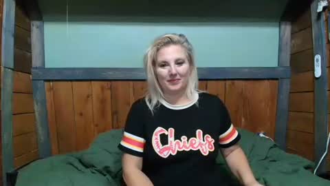 lisanixs online show from 10-20-25, 12:55