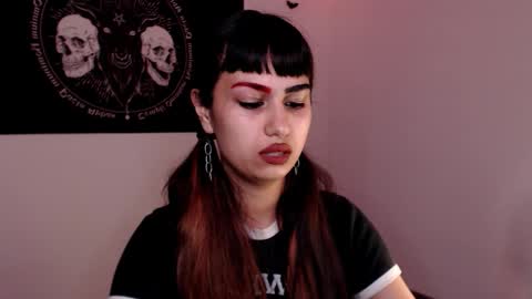 Snapshot of littleluciferrr chatting on 11-04-25, 11:26 Lucifer online show from 11-04-25, 11:26