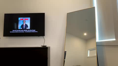 Mia online show from 02-03-25, 08:03