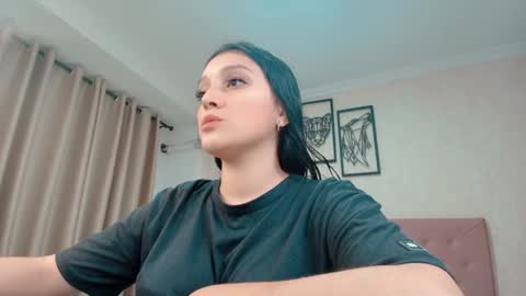 Sarahs Room online show from 02-04-25, 01:56